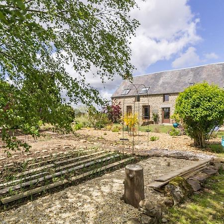 Bed and Breakfast Le Jardin Des Fees Savigny-le-Vieux Экстерьер фото