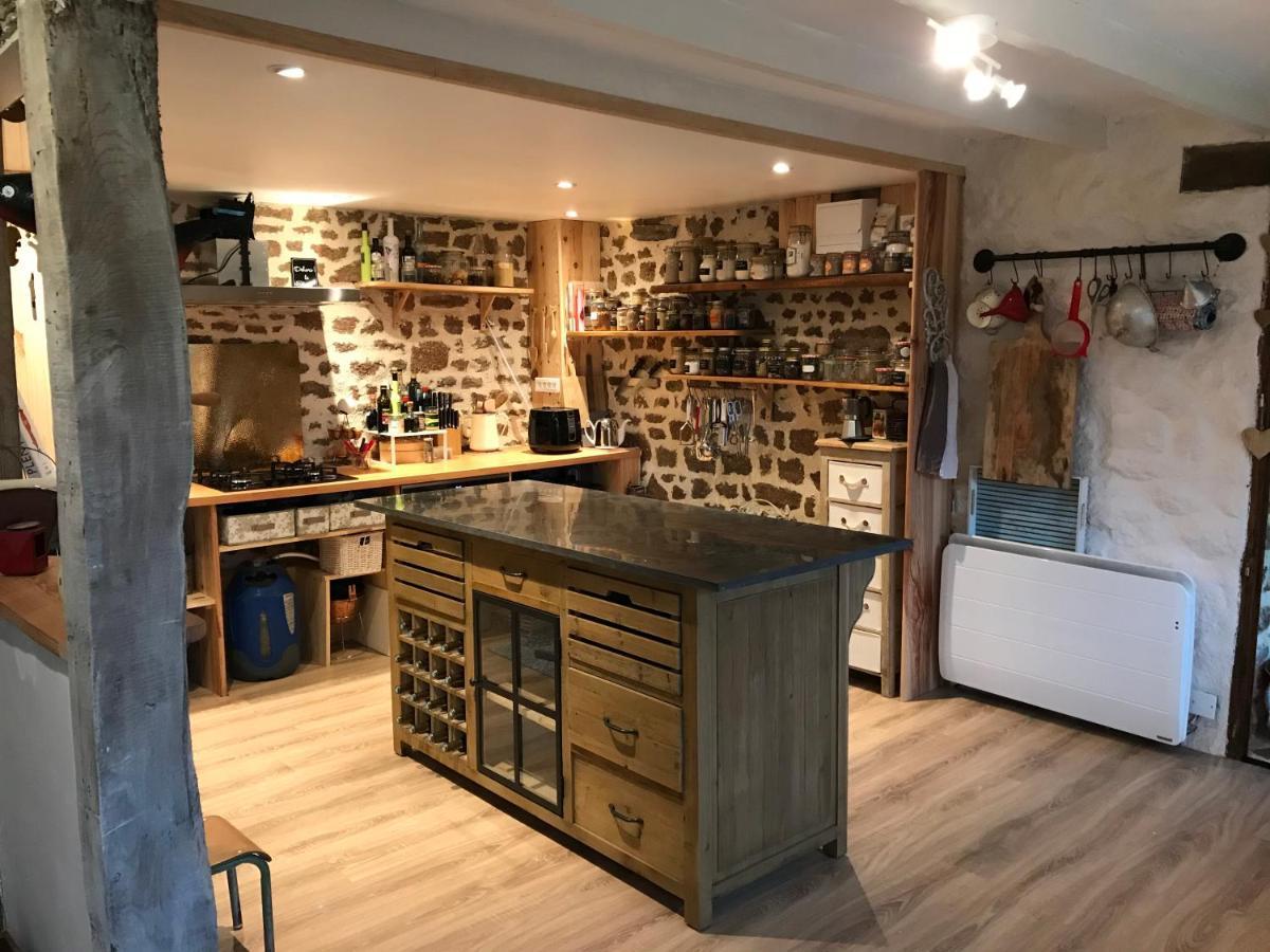 Bed and Breakfast Le Jardin Des Fees Savigny-le-Vieux Экстерьер фото
