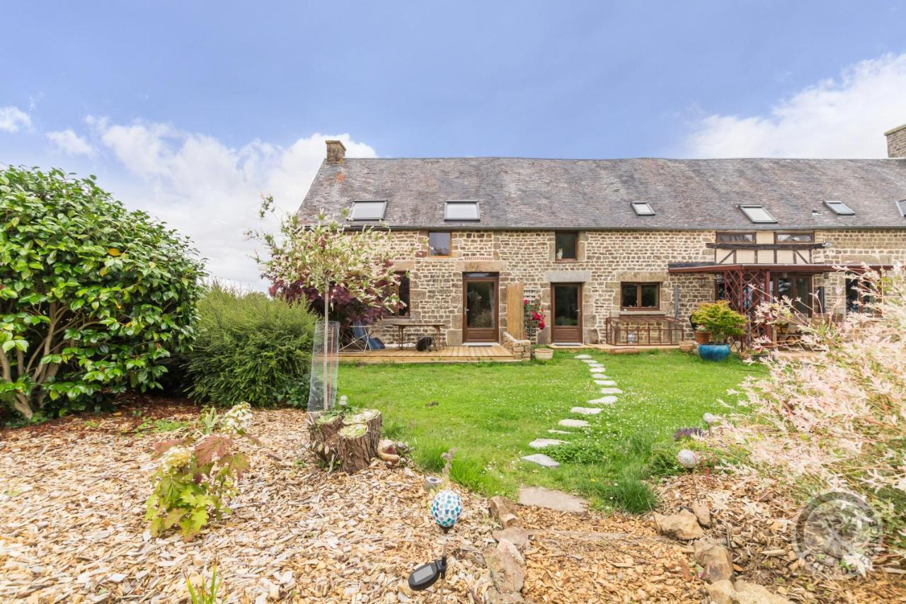 Bed and Breakfast Le Jardin Des Fees Savigny-le-Vieux Экстерьер фото