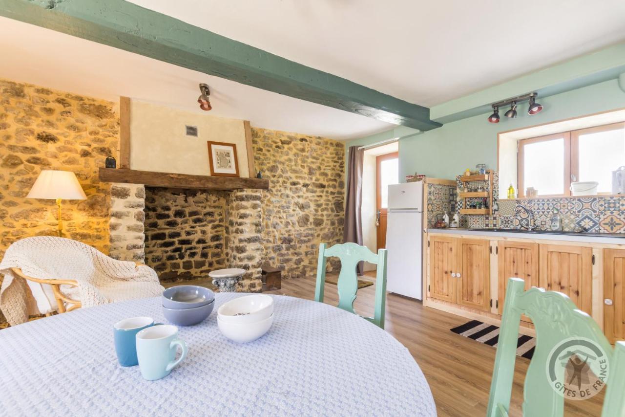 Bed and Breakfast Le Jardin Des Fees Savigny-le-Vieux Экстерьер фото