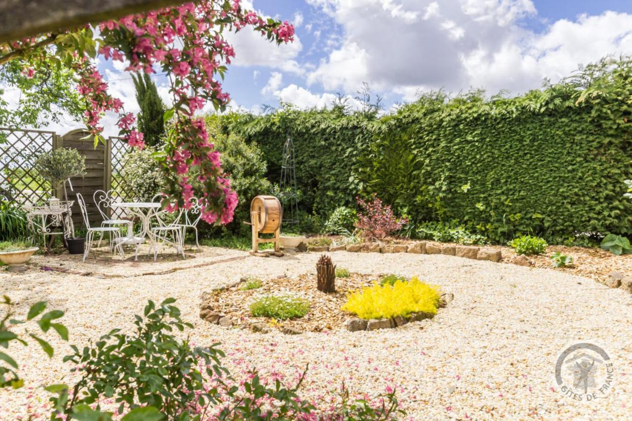 Bed and Breakfast Le Jardin Des Fees Savigny-le-Vieux Экстерьер фото